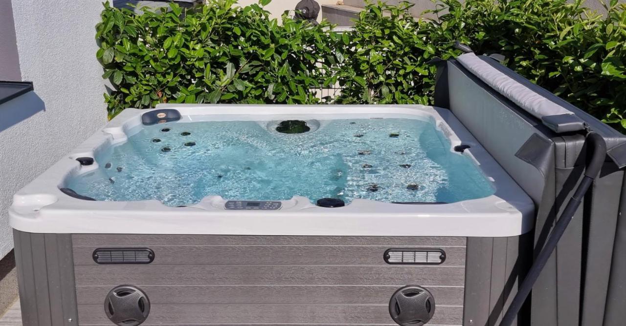 Bartol Luxury Apartments Krk Croatia, With Own Hot Tub - Whirlpool Krk Town Kültér fotó